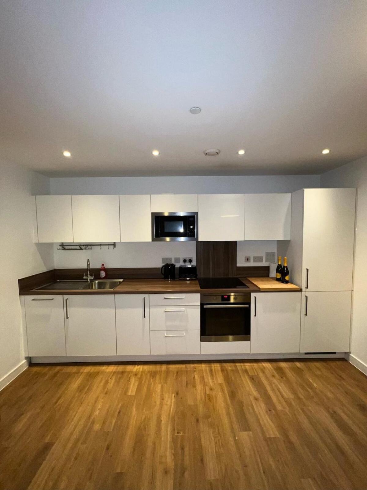 Entire 2 Bedroom Flat ロンドン エクステリア 写真